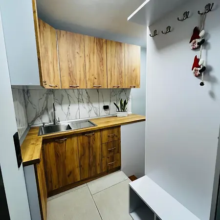 по вул наукова поряд волвеликого аквапарк * Lviv